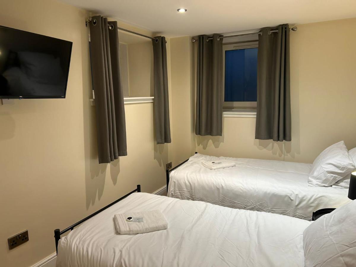 Twin Room With En-Suite 爱丁堡 外观 照片