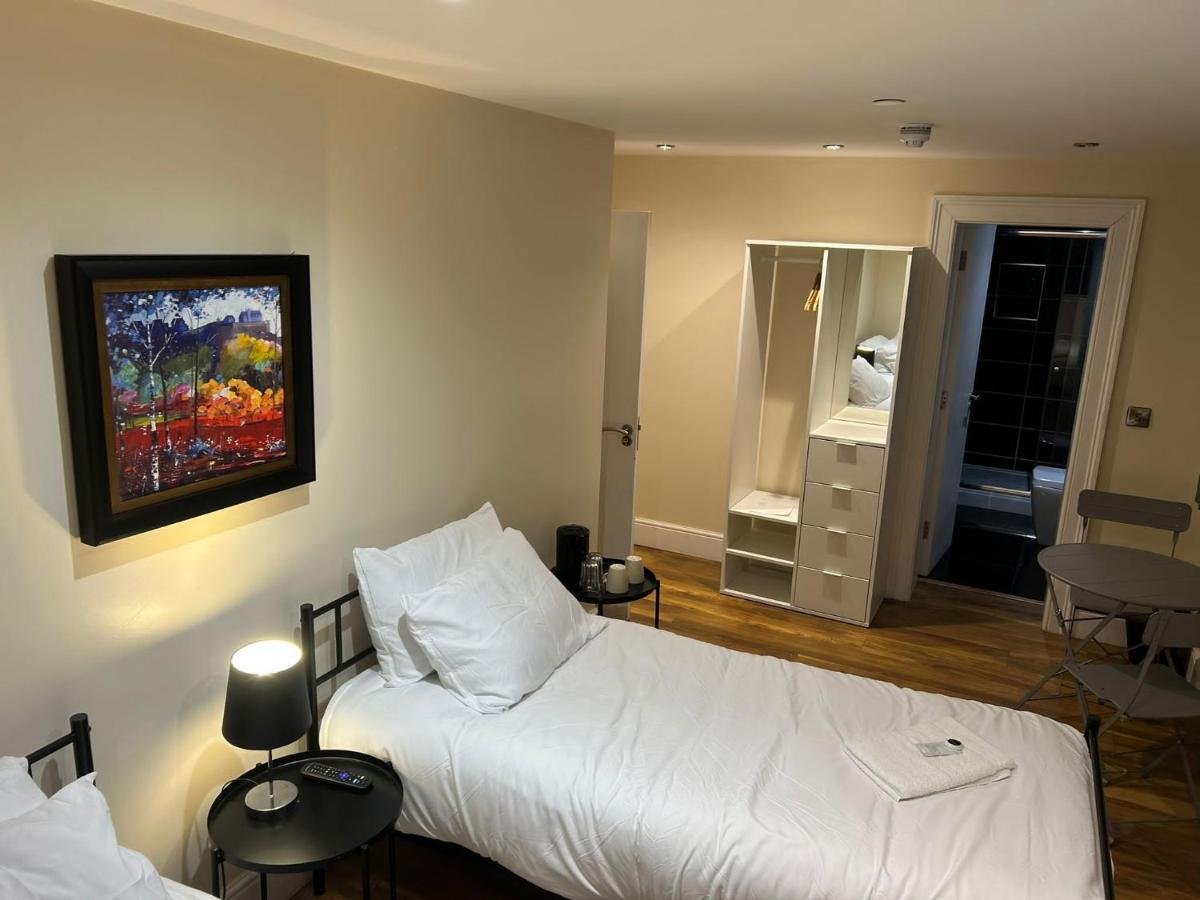 Twin Room With En-Suite 爱丁堡 外观 照片