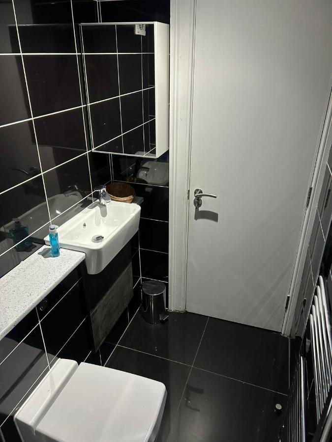 Twin Room With En-Suite 爱丁堡 外观 照片