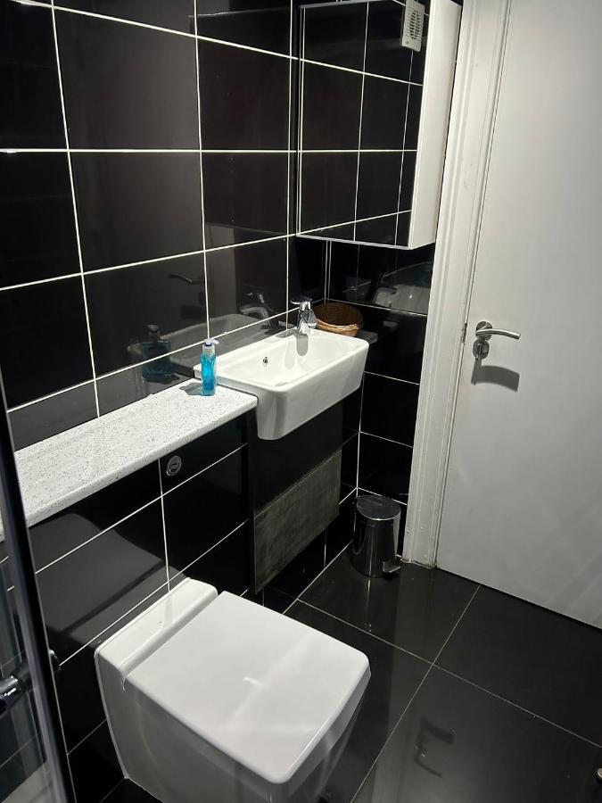 Twin Room With En-Suite 爱丁堡 外观 照片
